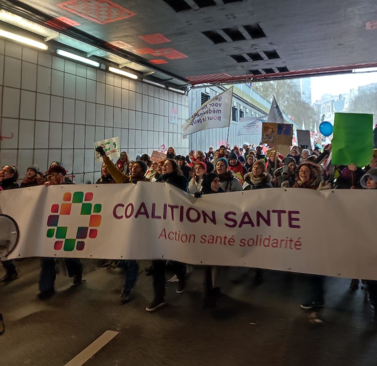 Retour sur la mobilisation du 13 février et Rassemblement féministe le 8 mars avec la Fédération des Maisons Médicales